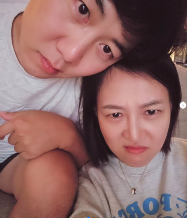 방송인 도경완과 아내 가수 장윤정./장윤정 소셜미디어