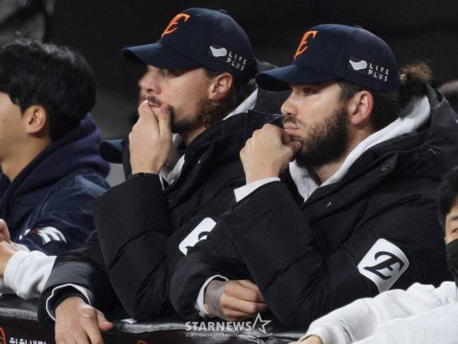 한화 외국인 투수 라이언 와이스(왼쪽)와 코디 폰세. /사진=김진경 대기자