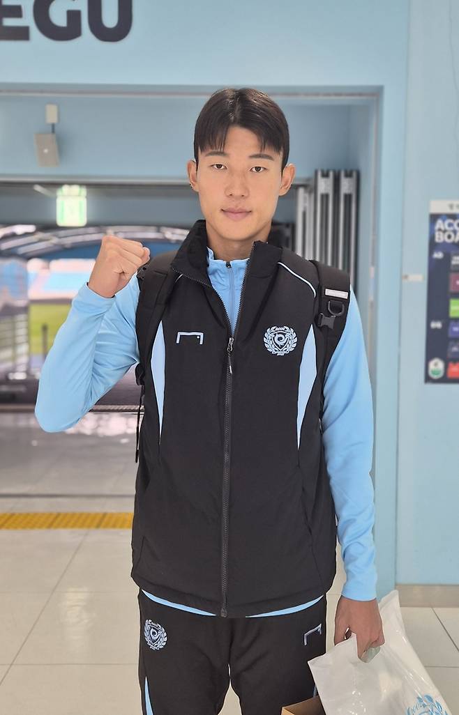 대구 김강산이 8일 광주전에서 승리한 뒤 포즈를 취하고 있다. 사진 | 한국프로축구연맹