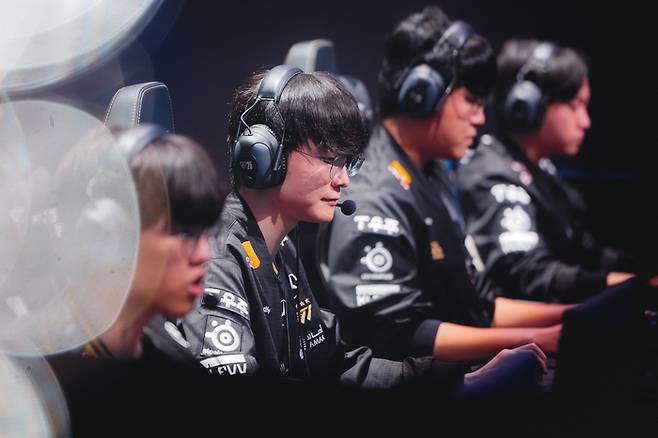 ‘페이커’ 이상혁이 9일(한국시간) 중국 청두 동안호 스포츠파크에서 열린 ‘2025 리그오브레전드 월드챔피언십(롤드컵)’ 결승을 준비하고 있다. 사진 | 라이엇 게임즈