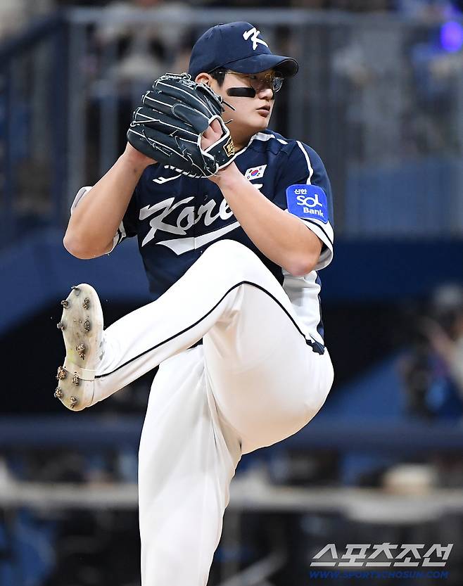 9일 서울 고척스카이돔에서 열린 한국과 체코의 야구대표팀 평가전. 5회말 김서현이 등판해 투구하고 있다. 고척=정재근 기자 cjg@sportschosun.com/2025.11.9/