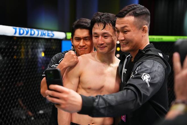 최두호와 정찬성. 사진=UFC X