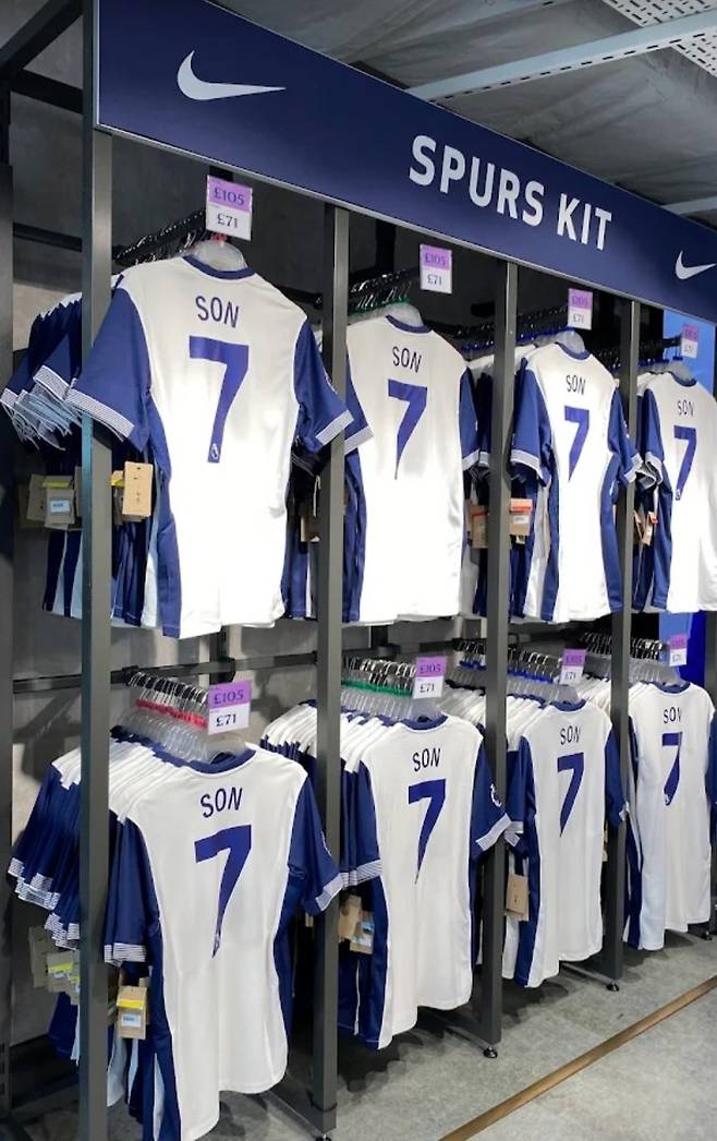 토트넘은 손흥민과 헤어진 뒤 홈 관중 급감에 상품 판매도 매출이 급락했다. 사진출처|SNS