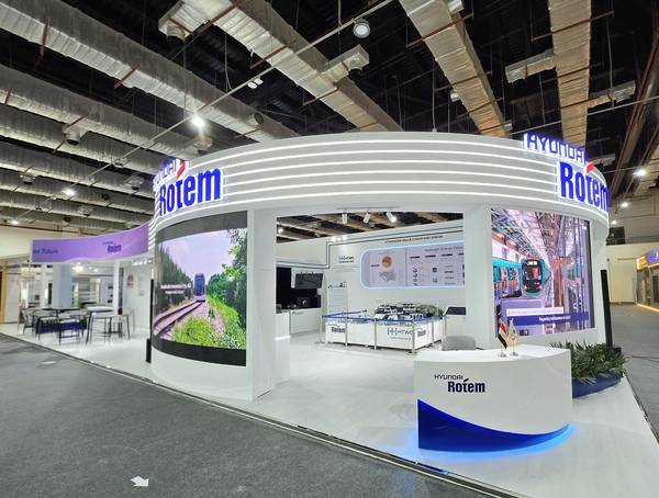 9일부터 11일까지 이집트 뉴카이로 국제전시센터(EIEC)에서 열리는 현지 최대 교통물류 전시회 'TransMEA 2025'에 참가한 현대로템 전시관 전경. /현대로템