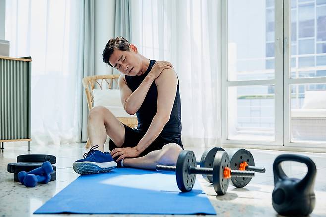 통증이 4일 이상 지속된다면, 이는 몸이 회복할 틈 없이 반복적으로 손상되고 있다는 신호일 수 있다. 사진=게티이미지뱅크