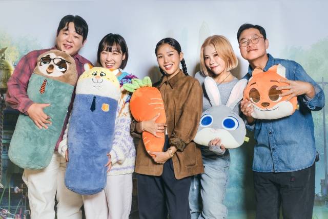 문상훈 이은지 미미 가비 나영석 PD(왼쪽부터)가 영회 '주토피아 2' 한국어 더빙에 참여했다. /월트디즈니 컴퍼니 코리아