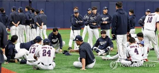 한일전 앞두고 훈련 임하는 야구대표팀 선수들 / 사진=연합뉴스