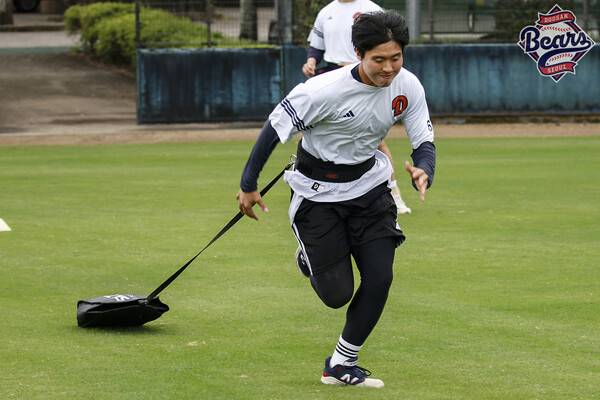 두산 투수진의 흙주머니 훈련(사진=두산)