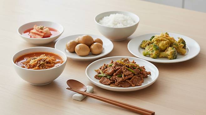 신장질환자 식단은 양질의 단백질과 저나트륨으로 구성하는 것이 핵심이다|출처: Gemini 생성