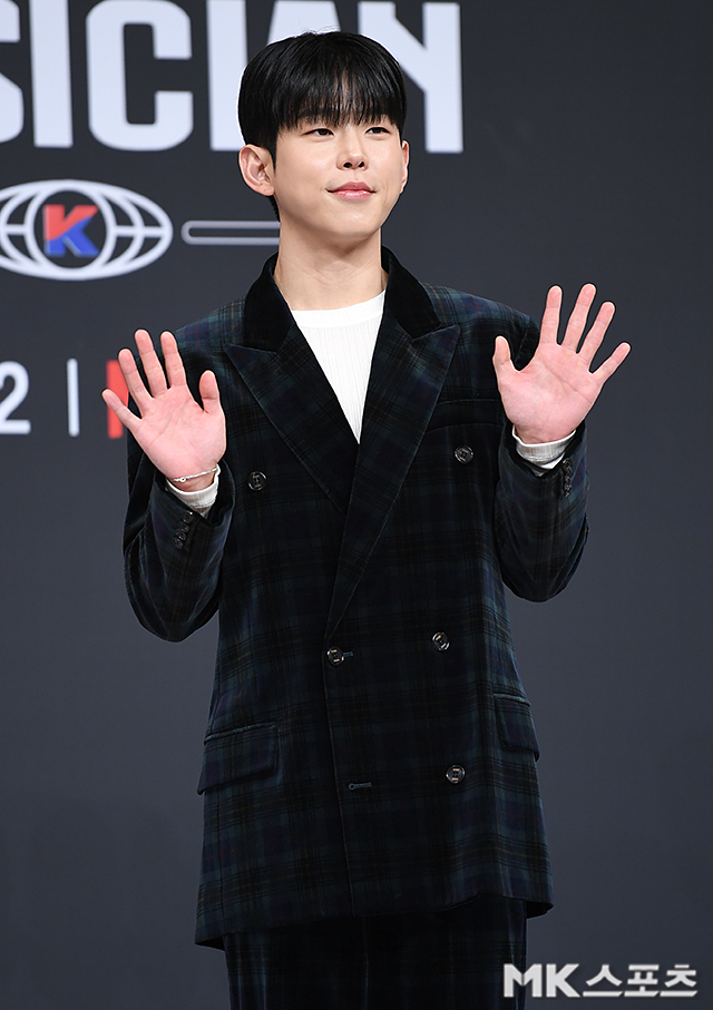 12일 오후 서울 목동 SBS 사옥에서 SBS 스튜디오 프리즘 신규 오디션 예능 ‘베일드 뮤지션’ 제작발표회가 진행됐다. 자리에는 에일리, 폴킴, 신용재, 몬스타엑스 기현, 볼빨간사춘기(안지영), 키스오브라이프 벨, 최다니엘, 이홍희 PD가 참석했다. / 사진 = 천정환 기자