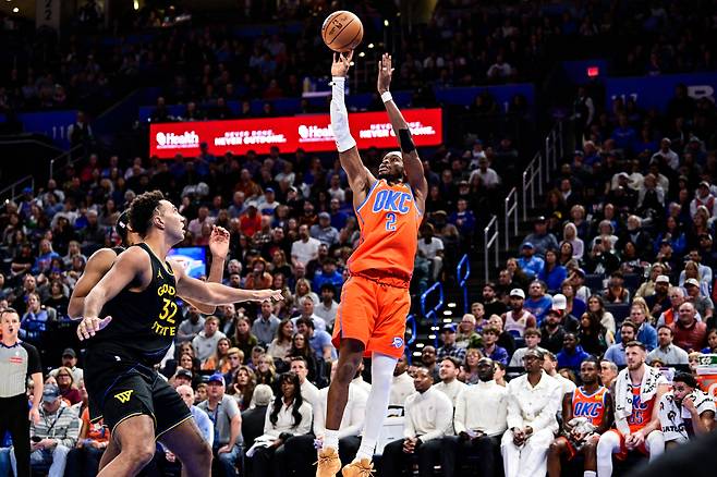슛하는 샤이 길저스-알렉산더. 오클라호마시티 | AP연합뉴스