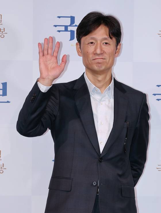 재일교포 3세 이상일 감독이 13일 서울 용산구 CGV 용산아이파크몰점에서 열린 영화 '국보' 언론시사회에 참석했다. 〈사진=연합뉴스〉