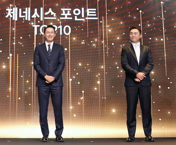 한국프로골프(KPGA) 투어 2025시즌 제네시스 포인트 2위 김백준, 3위 이태훈 프로가 '2025 KPGA 제네시스 대상 시상식'에 참석한 모습이다. 사진제공=KPGA (사진을 무단으로 사용하지 마십시오.)