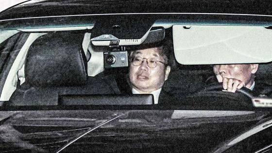 노만석 검찰총장 권한대행이 12일 사의를 표명했다. 대장동 사건 1심 판결에 대한 항소를 포기한 이후 닷새 만이다. 이로써 검찰은 검찰총장과 대검찰청 차장 모두 공석인 지휘부 공백 상태를 맞게 됐다. 김종호 기자