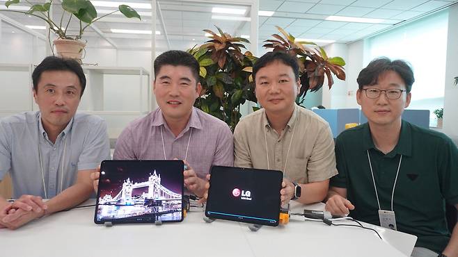 왼쪽부터 배형국 팀장, 김홍수 상무, 김상수 팀장, 김현기 팀장.