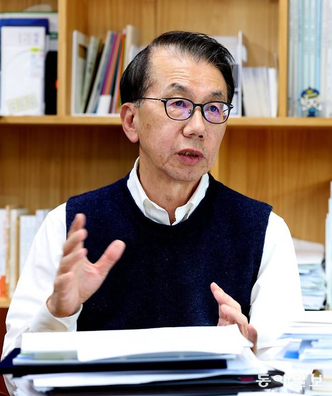 박길성 푸른나무재단 이사장은 “오늘날 AI 기업들은 ‘큰 힘에는 큰 책임이 따른다’라는 격언을 어느 때보다 깊이 새겨야 한다”고 말했다. 변영욱 기자 cut@donga.com