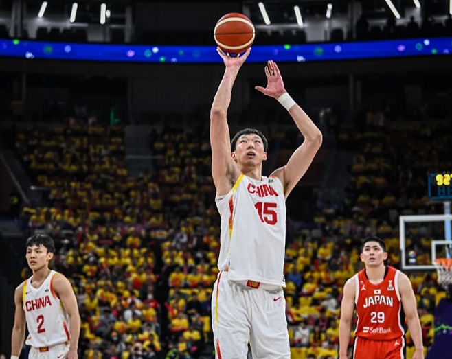 ▲ 저우치(15번)