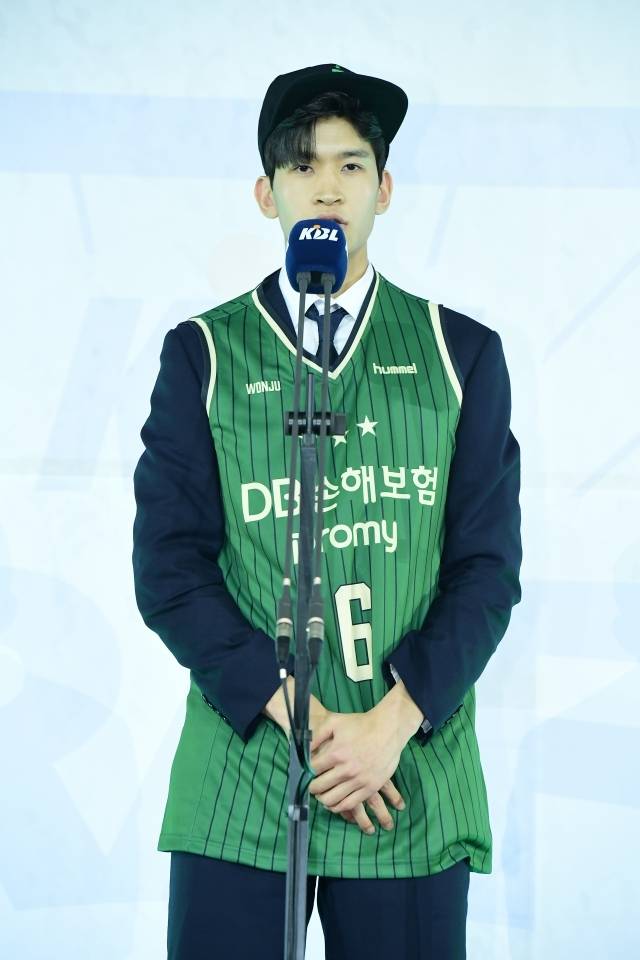 연세대 이유진은 14일 잠실학생체육관에서 열린 2025 KBL 신인 드래프트에서 전체 2순위로 원주 DB에 지명됐다. 사진=KBL 제공