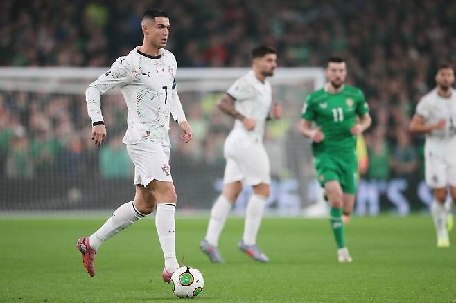 드리블하는 크리스티아누 호날두. 더블린 | AP연합뉴스