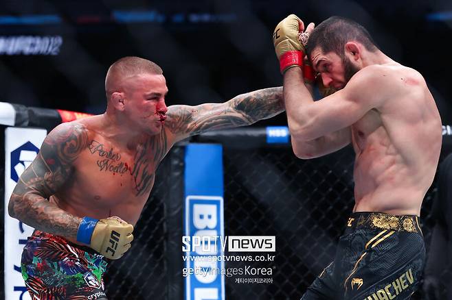 ▲ 더스틴 포이리에는 지난해 이슬람 마카체프와 경기를 벌였다.