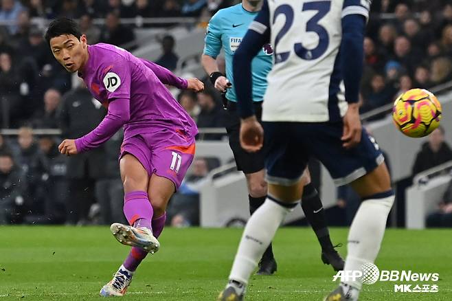 황희찬이 슈팅을 시도하고 있다. 사진=AFPBBNews=News1