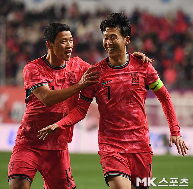 황희찬(사진 왼쪽), 손흥민. 사진=천정환 기자