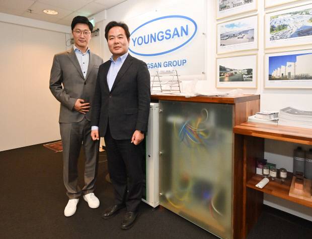 김학홍 경상북도 행정부지사가 지난 10일 오스트리아의 현지 영산그룹을 찾아 격려했다. 사진=경북도 제공