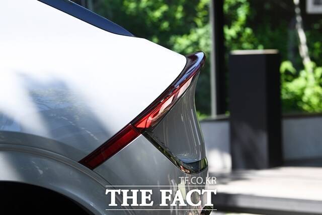 16일 기후에너지환경부에 따르면 올해 전기차 누적 판매량이 20만대를 넘어선 것으로 집계됐다. 사진은 기아 전기차 '더 뉴 EV6'. /더팩트 DB