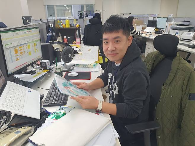 박동화 과장이 알뜰폰 요금 상품에 대해 설명하고 있다. 윤현주 기자