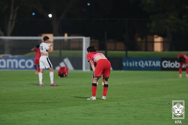 ▲ 운명의 장난처럼 한국과 잉글랜드는 조별리그 단계부터 같은 호텔을 쓰고 있었다. 잉글랜드는 E조에서 경쟁했고, 한국은 F조에서 경쟁했지만 같은 호텔에서 체육관·식당을 오가며 서로의 분위기를 파악할 수 있었다. ⓒ대한축구협회