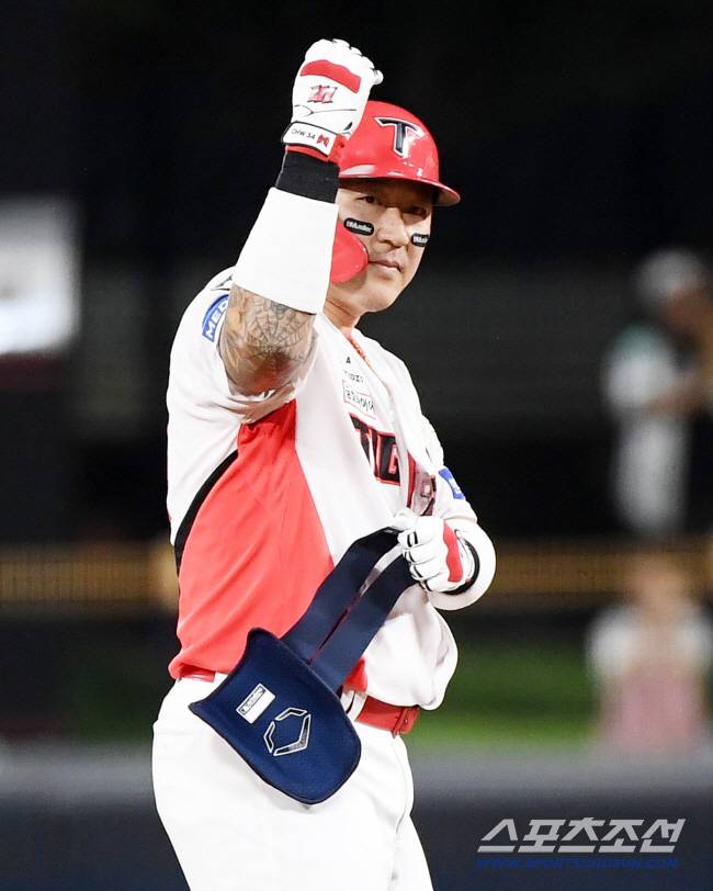 22일 광주 기아 챔피언스필드에서 열린 LG-KIA전. 8회말 1사 1루 최형우가 2루타를 친 후 기뻐하고 있다. 광주=정재근 기자 cjg@sportschosun.com/2025.7.22/