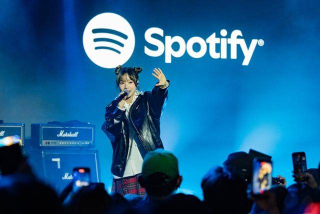 본지는 15일 오후 서울 성동구 성수동에서 열린 '스포티파이 하우스 서울(Spotify House Seoul)' 3일 차 공연 현장에서 한로로를 만났다. 스포티파이 제공