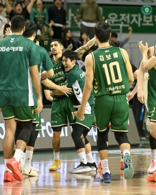 ◇지난 15일 원주DB프로미아레나에서 열린 원주DB프로미와 서울SK나이츠의 홈 경기에서 이선 알바노가 극적인 끝내기 버저비터를 성공시킨 후 기뻐하고 있다. 사진=KBL 제공