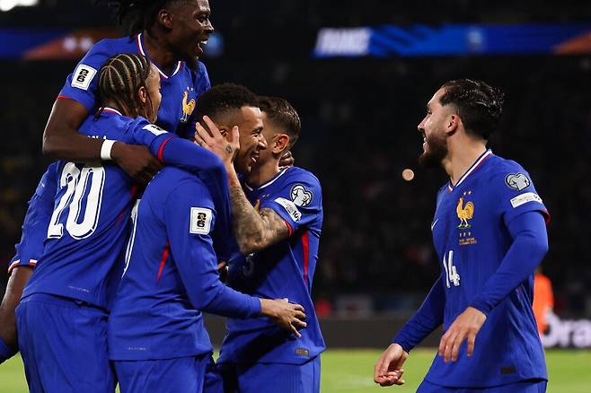 ▲ 2026 북중미 월드컵 유럽 예선 마지막 라운드가 치러졌다. 아일랜드는 헝가리에 극적인 승리를 거두며 2위로 플레이오프에 갔고 프랑스, 포르투갈 등은 본선 진출을 확정했다. ⓒ연합뉴스/EPA/AFP