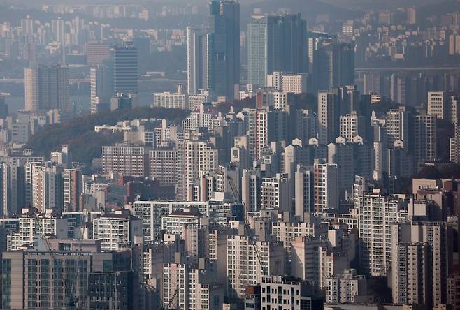 서울 남산에서 바라본 아파트 모습. 연합뉴스