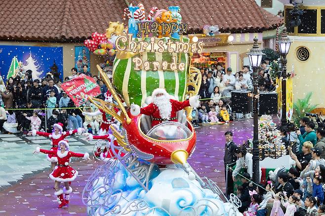 롯데월드 해피 크리스마스 퍼레이드