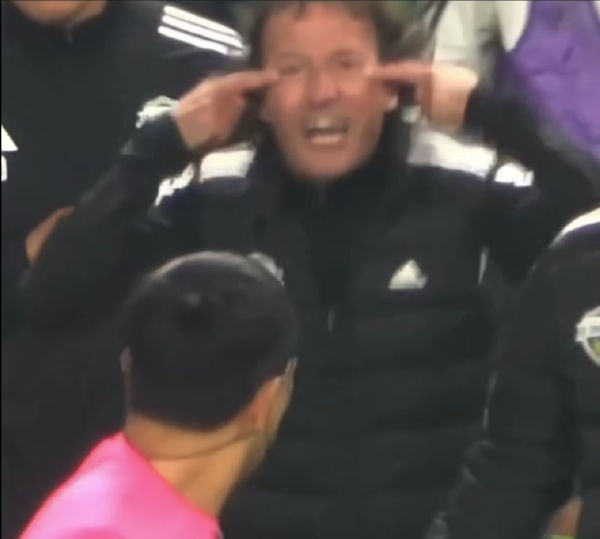 증거 영상 속 타노스 코치. 한국프로축구심판협의회 제공