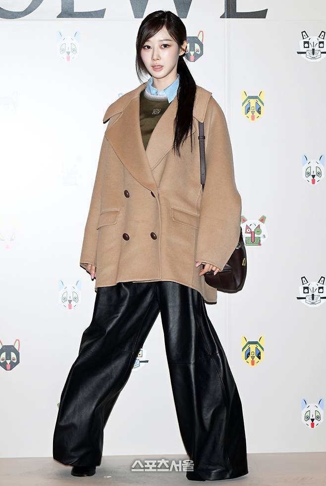 에스파 지젤이 글로벌 럭셔리 브랜드 로에베(LOEWE) 행사에 참석해 차별화된 레이어드 룩으로 시선을 사로잡았다. 이주상기자 rainbow@sportsseoul.com