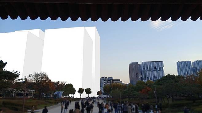유네스코 세계유산 종묘 앞에 140m 이상 초고층 빌딩이 들어선 모습을 보여주는 가상도. 국가유산청이 지난 17일 공개한 도판으로, 종묘의 정문인 외대문에서 바라본 시점이다. 국가유산청 제공