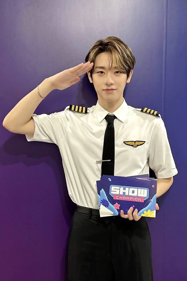 금동현이 C9엔터테인먼트와 전속계약이 종료됐다. '활동 중지' 6개월 만에 팀 이펙스를 떠나게 됐다. 이펙스 공식 트위터