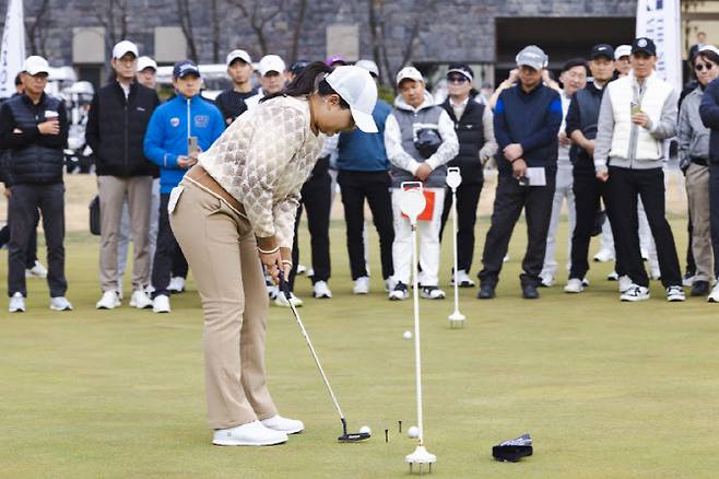 박인비의 원포인트 레슨.(사진=더 시에나 그룹 제공)