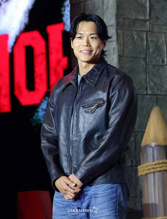 (서울=뉴스1) 권현진 기자 = '피지컬:100 시즌2' 우승자 & 크로스핏터 아모띠가 24일 서울 강남구 봉은사로 웨스틴 서울 파르나스에서 열린 넷플릭스 서바이벌 예능 ‘피지컬: 아시아’ 제작발표회에 참석해 포즈를 취하고있다. ‘피지컬: 아시아’는 한국, 일본, 태국, 몽골, 튀르키예, 인도네시아, 호주, 필리핀 등 8개국이 국기를 걸고 펼치는 피지컬 전쟁이다. 2025.10.24/뉴스1 Copyright (C) 뉴스1. All rights reserved. 무단 전재 및 재배포, AI학습 이용 금지. /사진=(서울=뉴스1) 권현진 기자