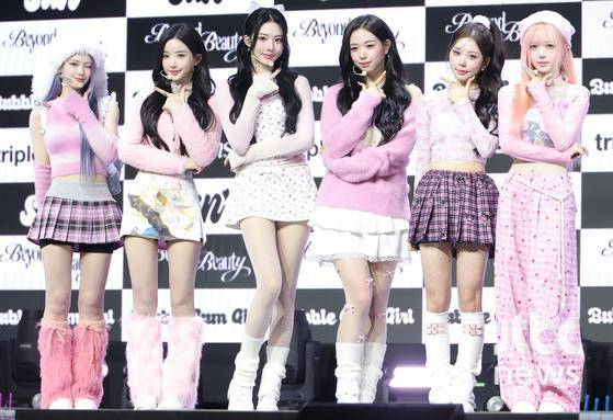 그룹 트리플에스 sun 멤버 신위, 정혜린, 김채연, 김유연, 마유, 김채원이 24일 오후 서울 용산구 블루스퀘어 SOL트래블홀에서 열린 새로운 앨범 'Beyond Beauty' 쇼케이스 무대에 올라 포토타임을 갖고 있다. 박세완 엔터뉴스팀 기자 park.sewan@jtbc.co.kr