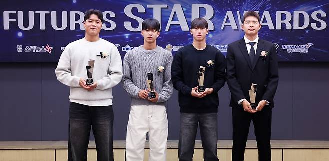박도훈, 김태호, 박시후, 김현오(왼쪽부터)가 24일 오후 3시 서울 중구에 위치한 한국프레스센터 19층 기자회견장에서 열린 '2025 퓨처스 스타대상' 시상식에서 포즈를 취하고 있다. /사진=스타뉴스