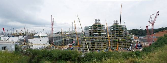 국내 주요 정유화학 기업인 에쓰오일(S-Oil)이 중대재해 반복과 환경 문제에 대한 논란 속에서도 특혜적 대우를 받고 있다는 의혹이 지속되고 있다. 사진은 지난 10월 울산 에쓰오일 샤힌프로젝트 건설 현장 모습. /사진=에쓰오일 제공