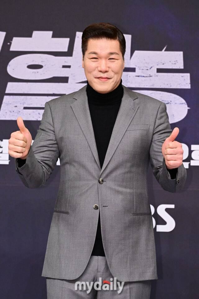 2025년 11월 26일 오후 서울 양천구 목동 SBS 방송센터에서 진행된 SBS '열혈농구단' 제작발표회에서 서장훈 감독이 포즈를 취하고 있다. / 곽경훈 기자 (kphoto@mydaily.co.kr)