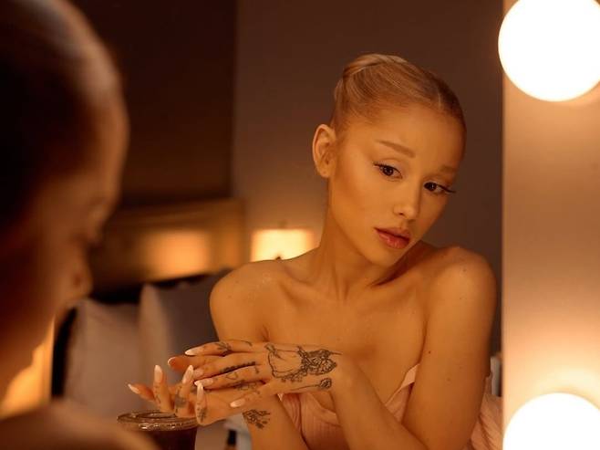 아리아나 그란데가 2026년 예정된 월드 투어를 마지막으로 장기간 공연 활동을 중단할 수 있다고 밝혔다. 아리아나 그란데 인스타그램 캡처