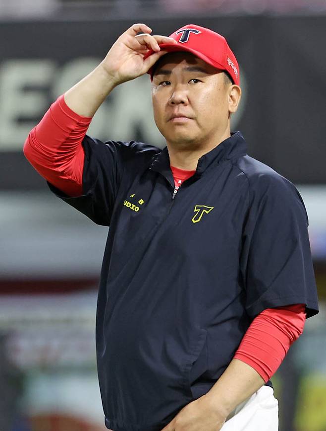 KIA 이범호 감독이 경기를 지켜보고 있다. KIA 타이거즈 제공