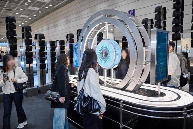 제24회 서울디자인페스티벌애 마련된 한국타이어·모델솔루션 공동부스.