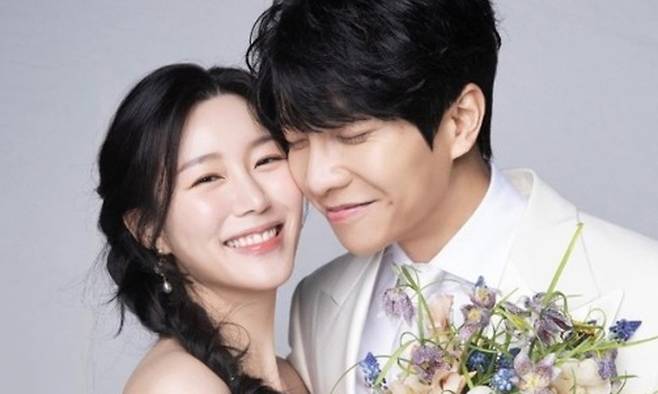 이승기 이다인 부부. 휴먼메이드·나인아토엔터테인먼트 제공